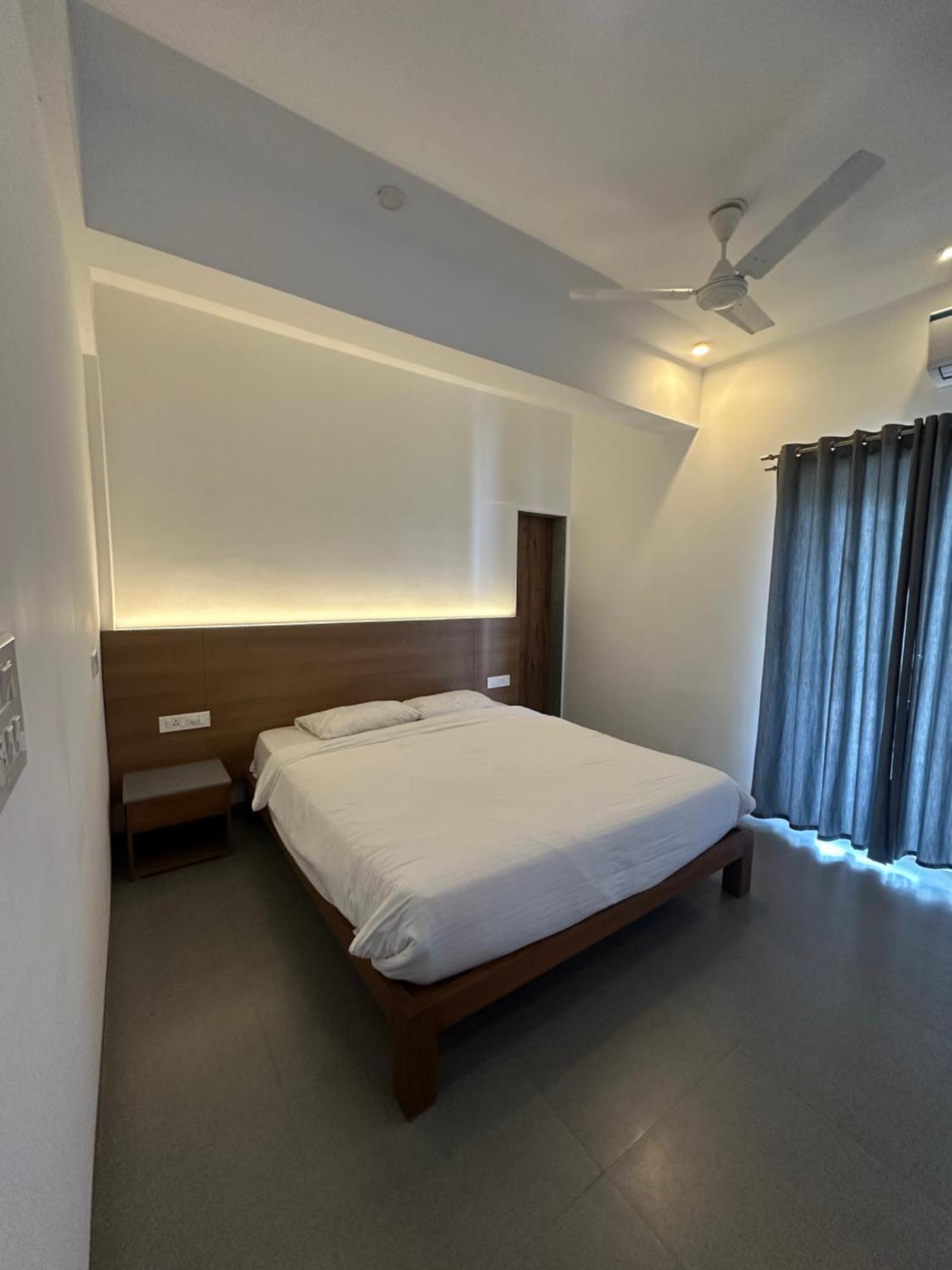Ziba Beach Morjim Exterior foto